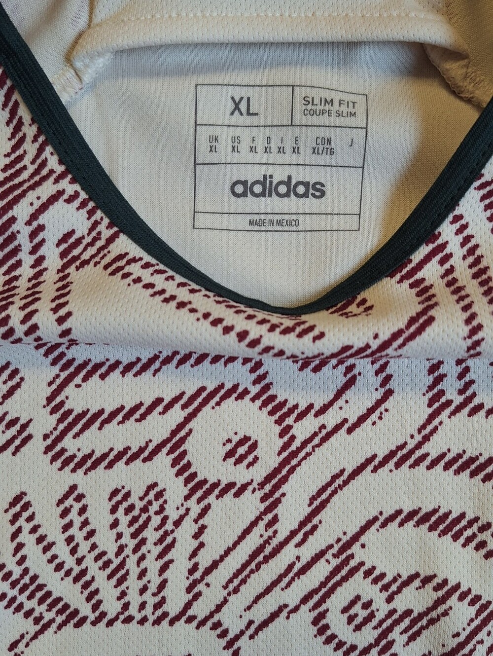 Adidas Original Mexico FIFA 2022 World Cup Away Burgundy And Cream Jersey - Picture 5 of 9